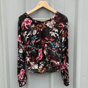 Xhileration • Black Floral Long Sleeve Size Small